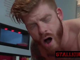 Glorious gay awl gives his ass to a beamy stud